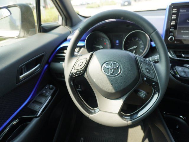 Used 2020 Toyota C-HR XLE FWD image 6