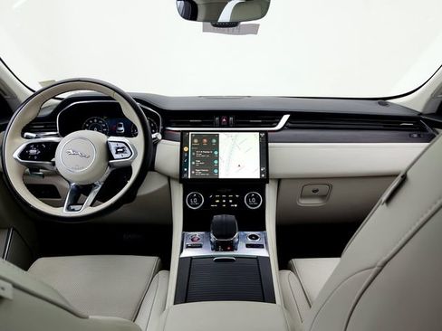 Certified 2021 Jaguar F-PACE R-Dynamic S AWD/4WD image 35