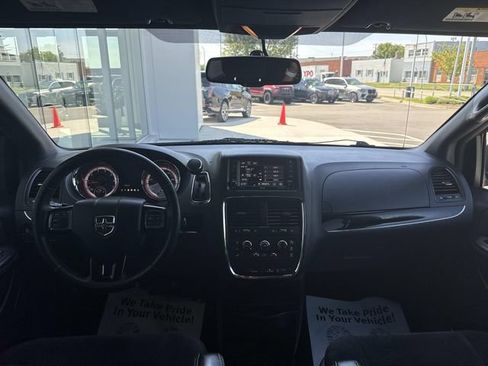 Used 2017 Dodge Grand Caravan SE FWD image 62
