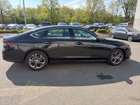 Used 2023 Honda Accord EX image 11
