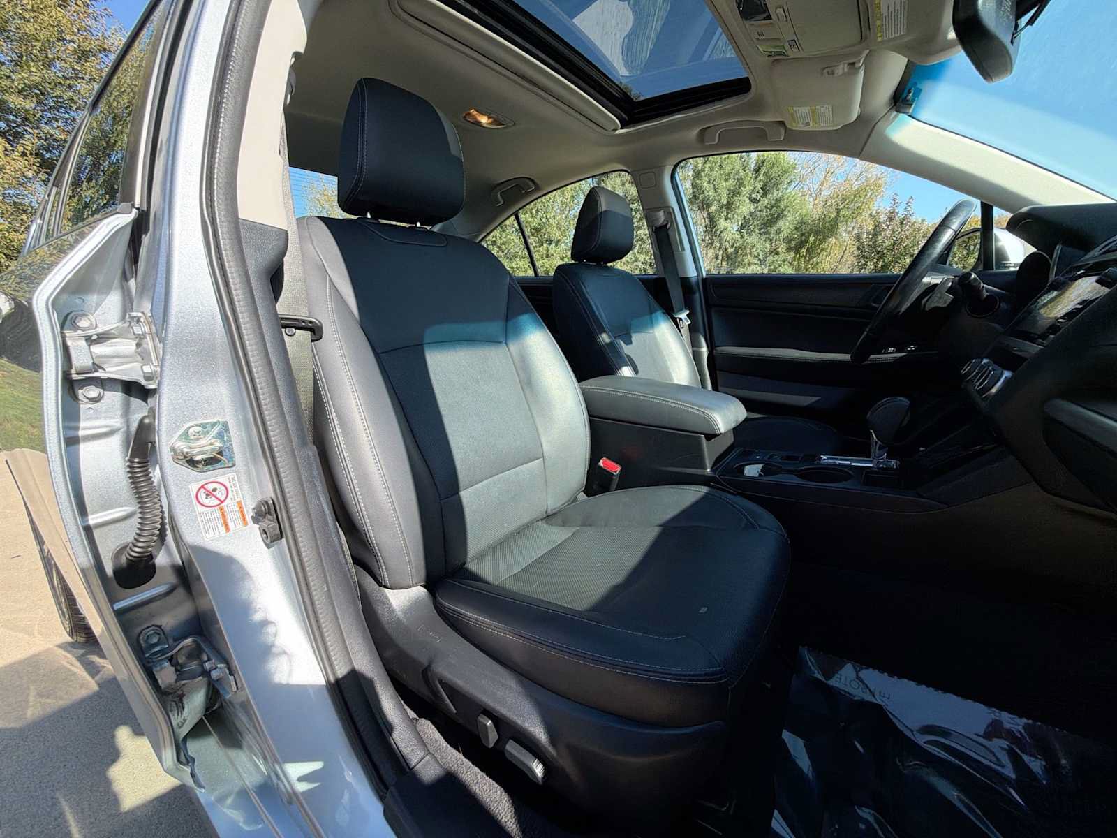 Used 2016 Subaru Legacy 3.6R Limited AWD/4WD image 19