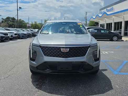 Used 2025 Cadillac XT4 Premium Luxury FWD image 9
