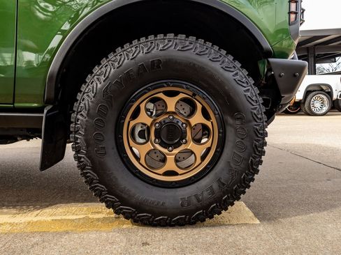 Used 2022 Ford Bronco Badlands w/ Sasquatch Package image 11