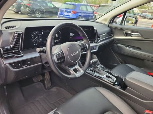 Used 2025 Kia Sportage SX image 13