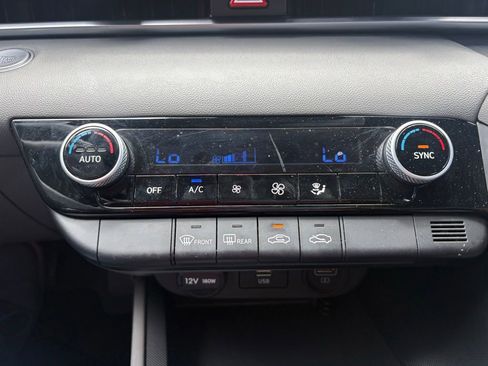 Used 2023 Hyundai Elantra SEL FWD image 22