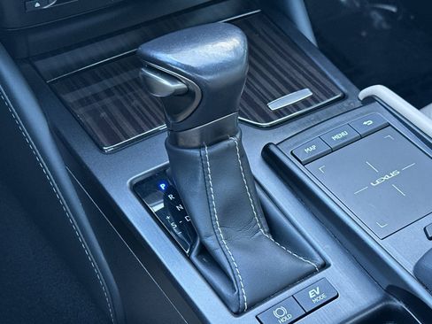 Used 2019 Lexus ES 300h w/ Luxury Package image 21