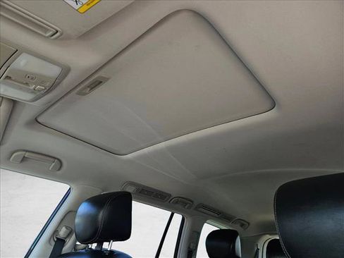 Used 2018 Nissan Armada Platinum w/ Interior Lighting Package RWD image 18