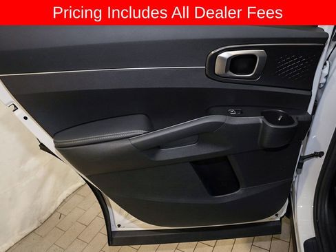 Certified 2025 Kia Sorento LX FWD image 9