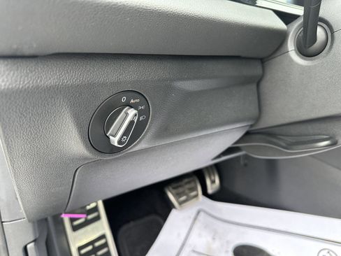 Used 2025 Volkswagen Jetta Sport FWD image 17