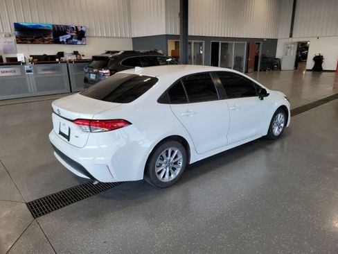 Used 2022 Toyota Corolla LE FWD image 7