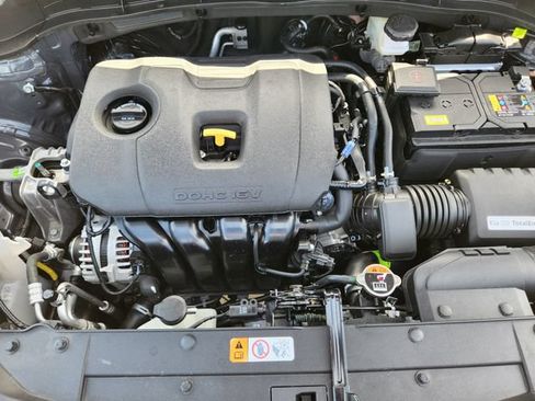 Certified 2025 Kia Soul LX w/ LX Technology Package FWD image 30