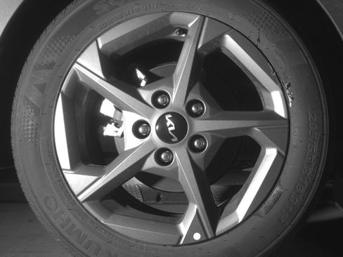 Used 2025 Kia K4 LXS image 15