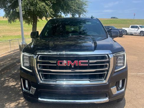 Used 2023 GMC Yukon SLT w/ SLT Premium Package RWD image 4