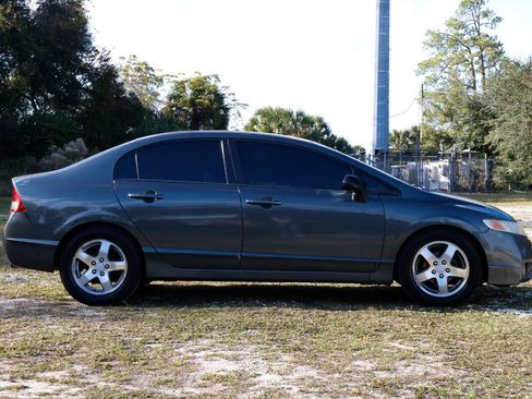 Used 2010 Honda Civic DX-VP image 13