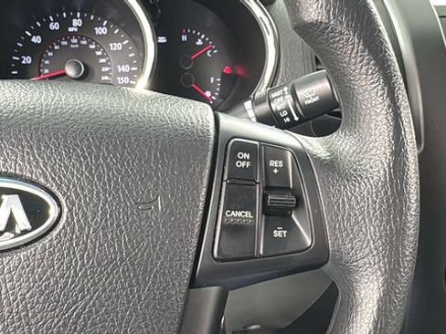 Used 2013 Kia Sorento LX image 24