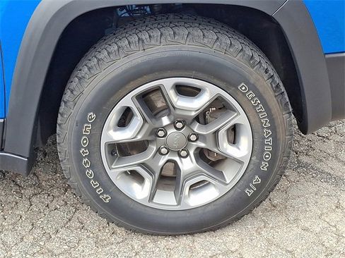 Used 2019 Jeep Cherokee Trailhawk w/ Comfort/Convenience Group image 8