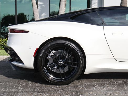 Used 2019 Aston Martin DBS Superleggera image 10