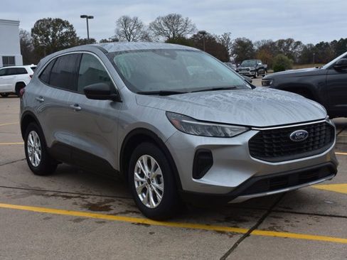 Used 2023 Ford Escape Active image 3