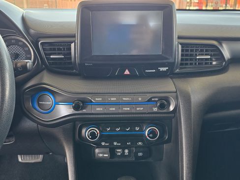 Used 2019 Hyundai Veloster 2.0 FWD image 18