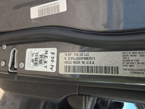 Used 2023 Jeep Grand Cherokee L Laredo RWD image 15
