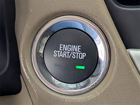 Used 2018 GMC Yukon SLT w/ Premium Edition image 24