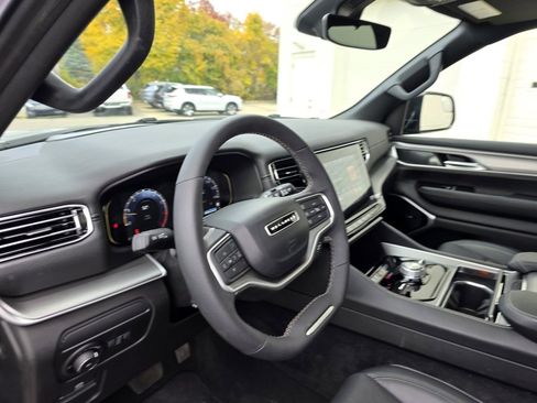 New 2025 Jeep Wagoneer Series III w/ Premium Group I image 35