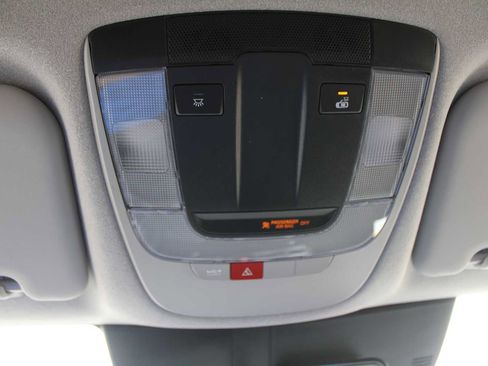 New 2025 Kia Niro EX image 50