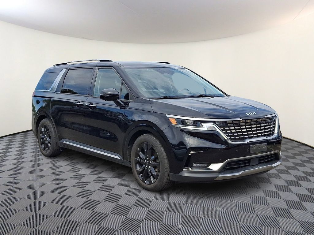 Certified 2023 Kia Carnival SX FWD image 1