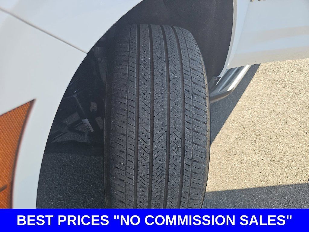 Used 2025 Chevrolet Tahoe LT RWD image 37