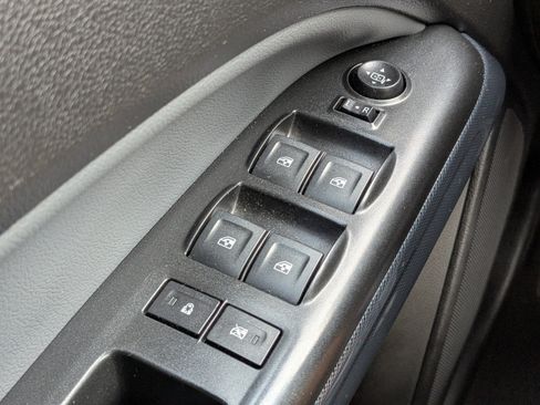 Used 2018 Chevrolet Colorado Z71 AWD/4WD image 25