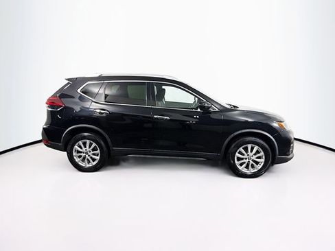 Certified 2018 Nissan Rogue SV image 9