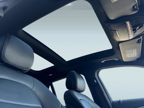 Used 2019 Mercedes-Benz GLC 350e 4MATIC image 14