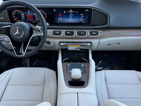 New 2026 Mercedes-Benz GLE 450 4MATIC image 3