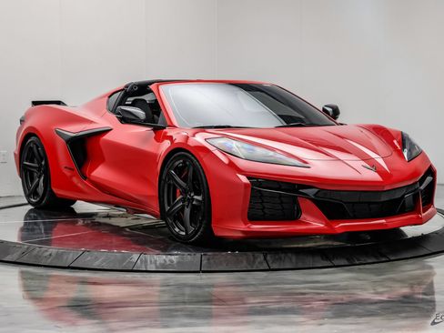 Used 2023 Chevrolet Corvette Z06 w/ Stealth Interior Trim Package RWD image 31