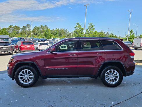 Used 2022 Jeep Grand Cherokee Laredo X AWD/4WD image 4