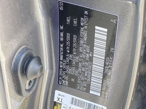Used 2023 Toyota Highlander XSE FWD image 31