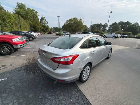 Used 2012 Ford Focus SE FWD image 3