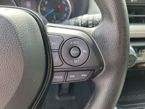 Used 2021 Toyota RAV4 XLE AWD/4WD image 20