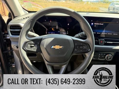 Used 2025 Chevrolet TrailBlazer LT AWD/4WD image 17