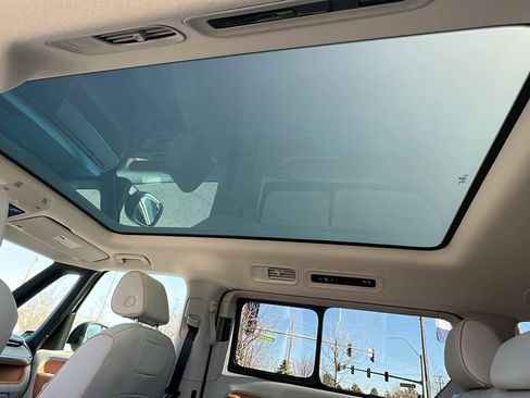 New 2025 Volkswagen ID. Buzz 1st Edition image 32