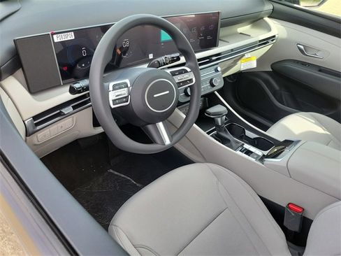 New 2026 Hyundai Tucson SE image 6
