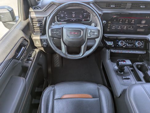 Used 2024 GMC Sierra 1500 AT4 w/ Technology Package image 4