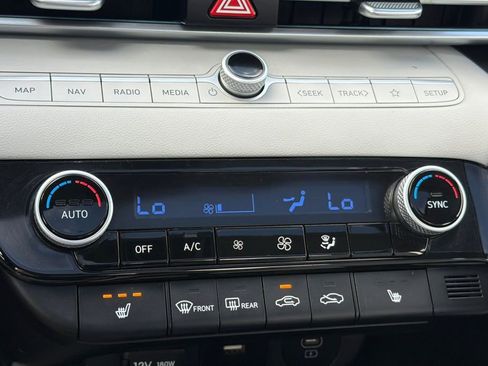 Certified 2024 Hyundai Elantra Limited FWD image 21