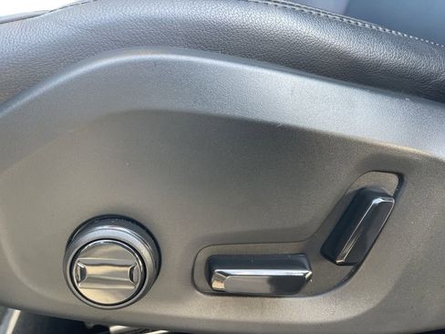 Used 2023 Volvo XC60 B5 Core w/ Protection Package Premier image 11