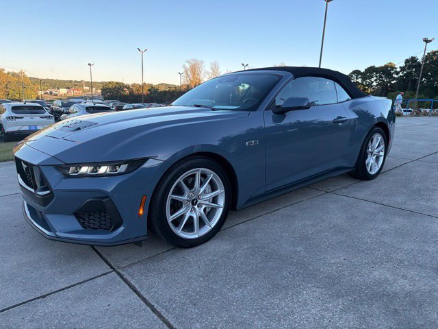 Used 2025 Ford Mustang GT Premium RWD image 3