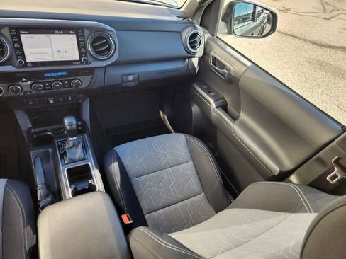 Used 2022 Toyota Tacoma TRD Off-Road image 14