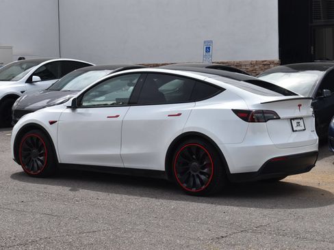 Used 2023 Tesla Model Y Performance AWD/4WD image 5