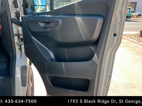 Used 2025 Mercedes-Benz Sprinter 2500 image 22
