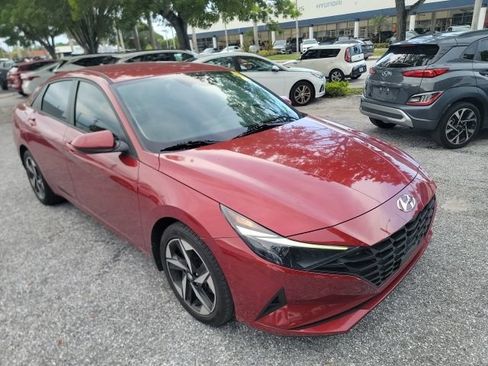 Used 2023 Hyundai Elantra SEL w/ Convenience Package FWD image 5