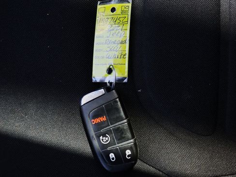 Used 2021 Jeep Renegade Latitude w/ Convenience Group FWD image 58